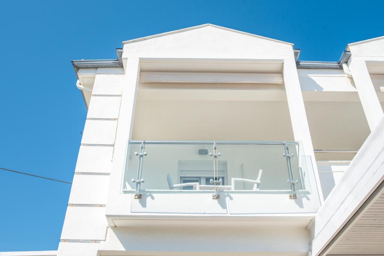 Vertigo Seaside Apartments Nikiti  Exterior photo