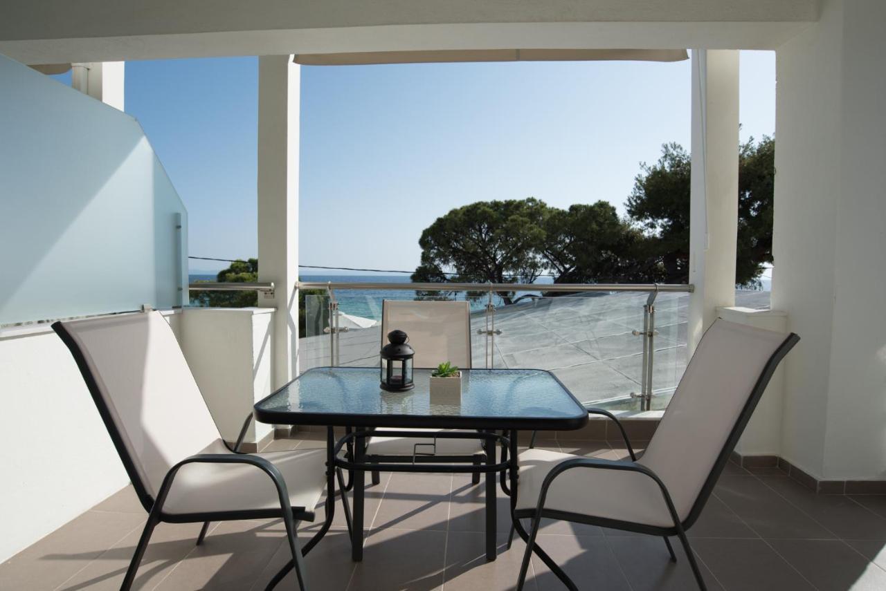 Vertigo Seaside Apartments Nikiti  Exterior photo